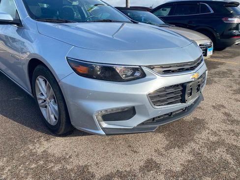 Used 2018 Chevrolet Malibu LT FWD image 4