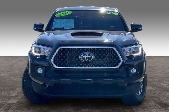 Used 2019 Toyota Tacoma TRD Sport w/ Technology Package AWD/4WD image 3
