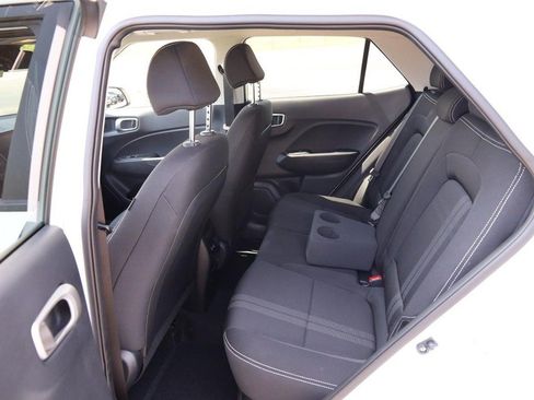 Used 2026 Hyundai Venue SEL FWD image 10