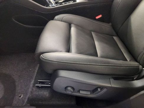 Certified 2026 Volvo XC40 B5 Plus AWD/4WD image 25