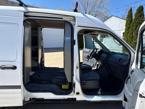 Used 2010 Ford Transit Connect XLT image 10
