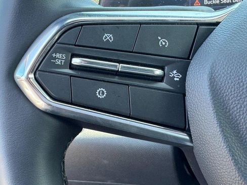 Used 2026 Chevrolet Equinox LT AWD/4WD image 17