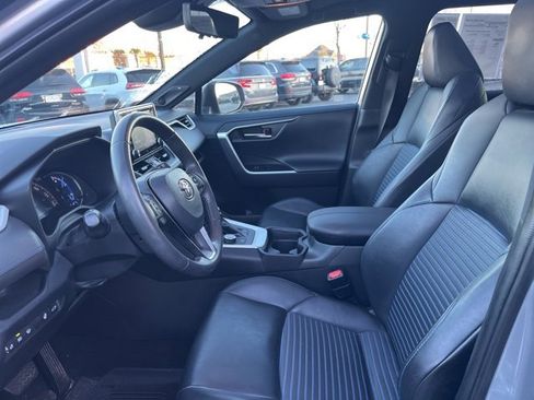 Used 2020 Toyota RAV4 XSE image 7