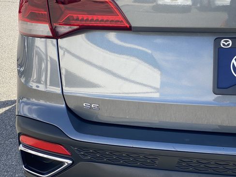 Certified 2023 Volkswagen Taos SE FWD image 25