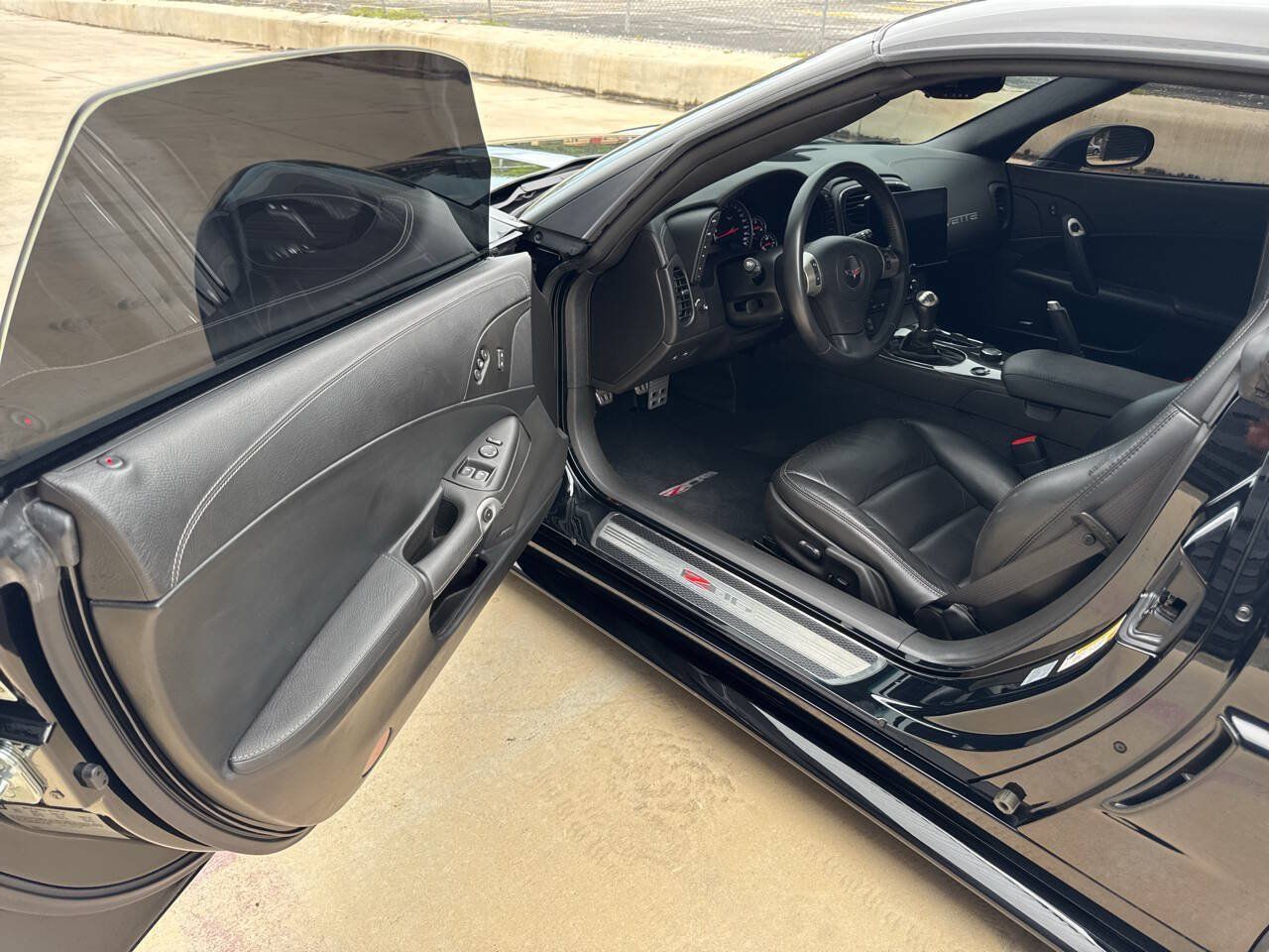 Used 2011 Chevrolet Corvette Z06 RWD image 30