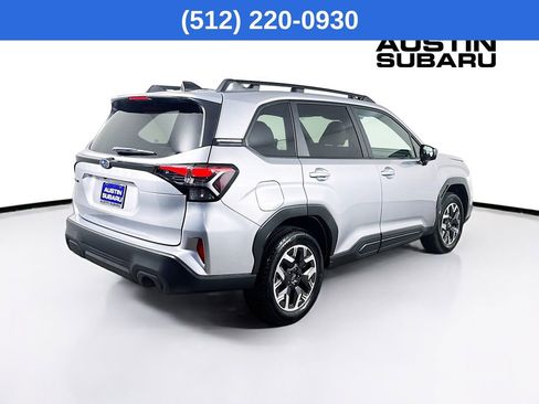 Used 2026 Subaru Forester Premium AWD/4WD image 8