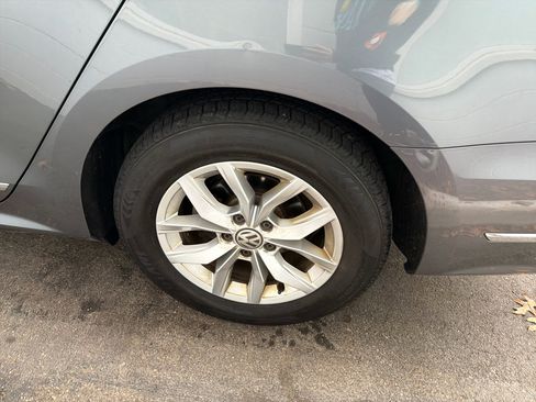 Used 2016 Volkswagen Passat 1.8T S image 13