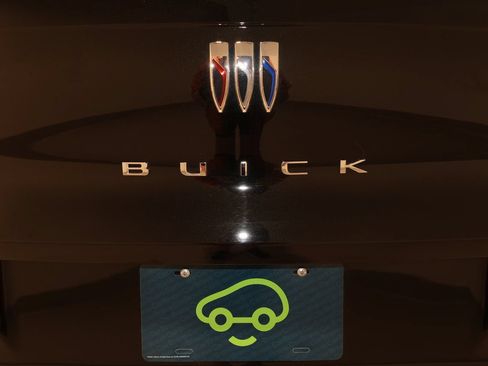 Certified 2024 Buick Envista Sport Touring w/ Convenience I Package FWD image 35