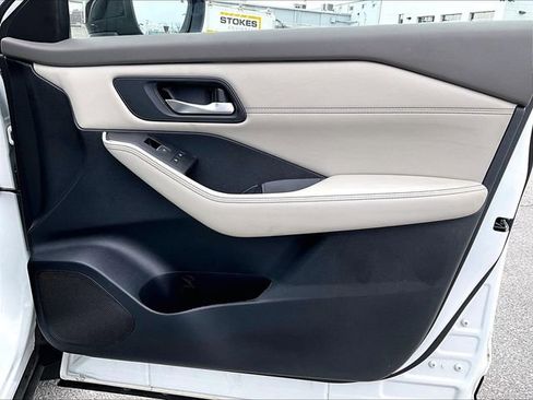 Used 2023 Nissan Rogue SL image 12