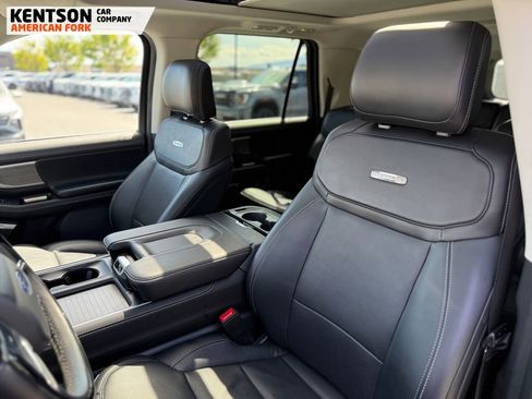 Used 2025 Ford Expedition Max Platinum AWD/4WD image 33