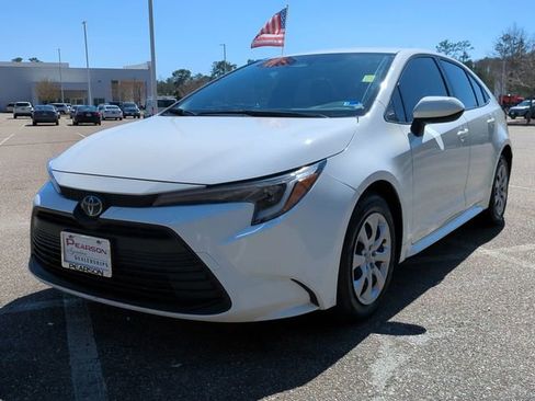 Used 2023 Toyota Corolla LE image 8
