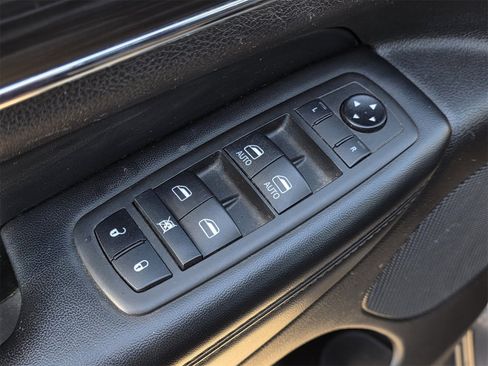 Used 2021 Jeep Grand Cherokee Limited image 19