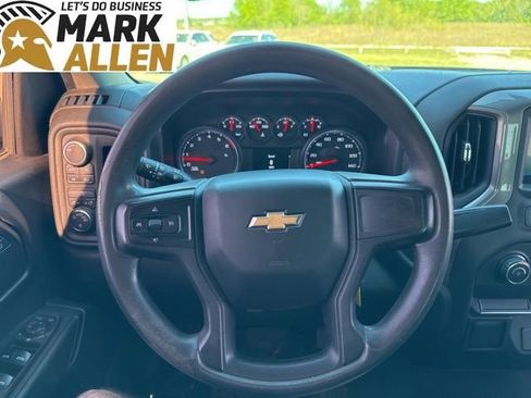 Used 2020 Chevrolet Silverado 1500 Custom w/ Custom Convenience Package image 11