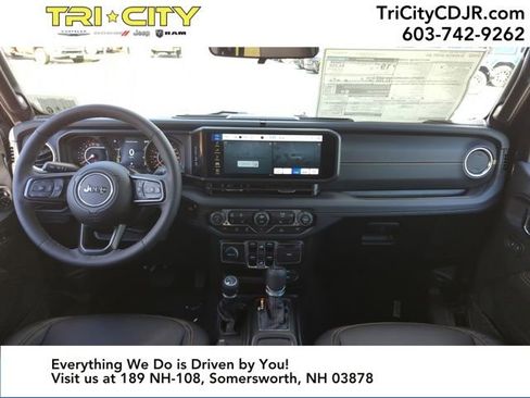 New 2025 Jeep Gladiator Sport image 12