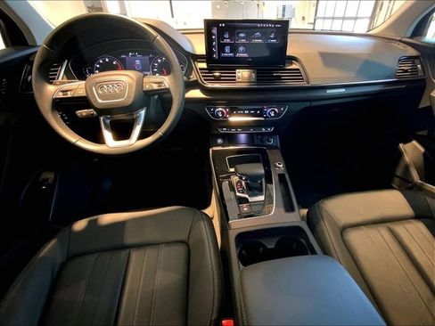 Used 2023 Audi Q5 2.0T Premium w/ Convenience Package AWD/4WD image 12