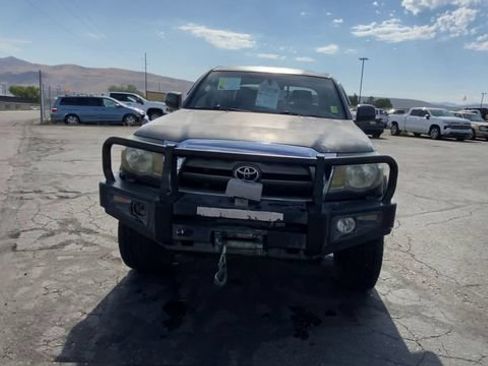 Used 2010 Toyota Tacoma 4x4 Double Cab image 3