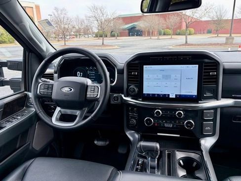 Used 2022 Ford F150 Lariat image 19