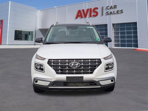 Used 2025 Hyundai Venue Limited image 10