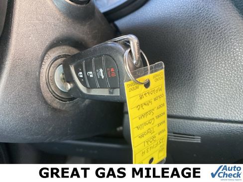 Used 2021 Toyota Corolla LE image 25