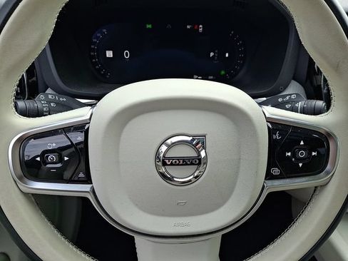 Certified 2025 Volvo XC60 B5 Plus w/ Protection Package Premier AWD/4WD image 20