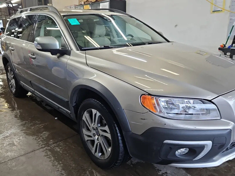 Used 2015 Volvo XC70 T5 Premier w/ Protection Package FWD image 3