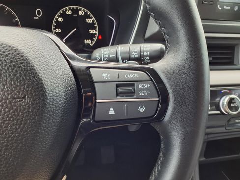 Used 2025 Honda Pilot EX-L image 17