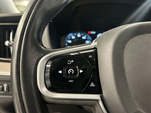 Used 2020 Volvo XC60 T8 Inscription image 13