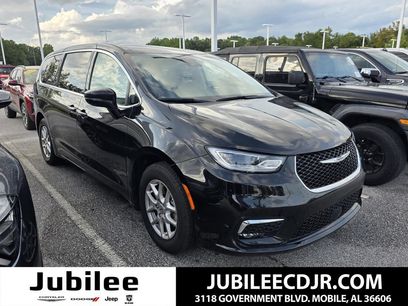 Used 2024 Chrysler Pacifica Touring-L