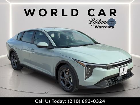 New 2026 Kia K4 LXS image 1