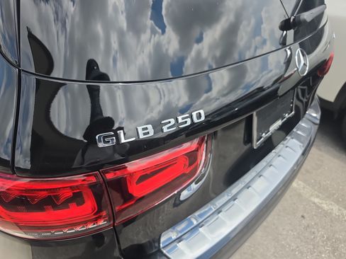Used 2023 Mercedes-Benz GLB 250 4MATIC image 24