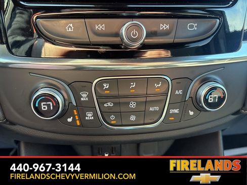 Certified 2023 Chevrolet Traverse LT image 3