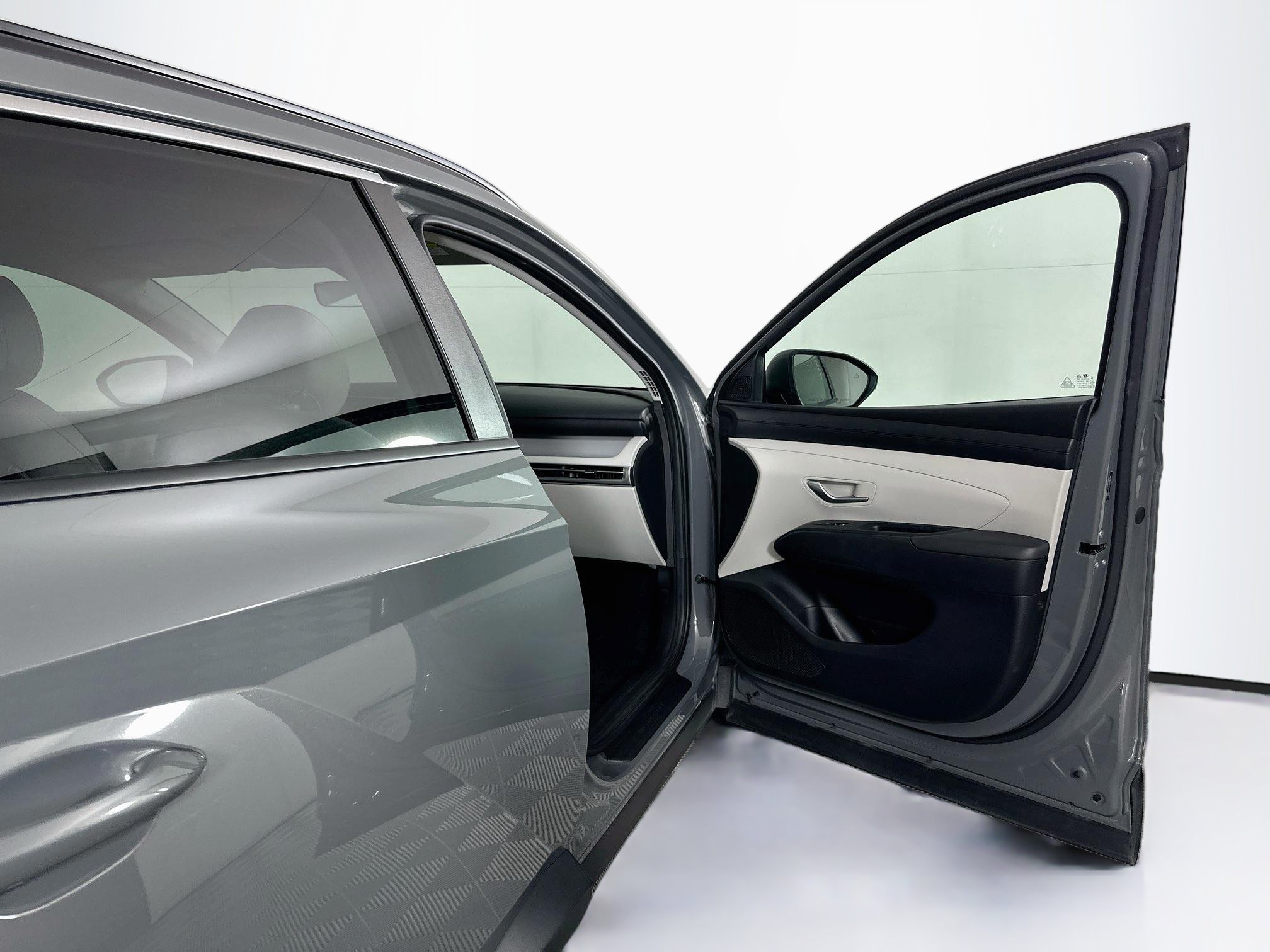 Used 2025 Hyundai Tucson SEL FWD image 31
