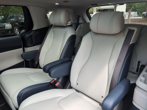 Used 2025 Kia Carnival SX Prestige FWD image 22