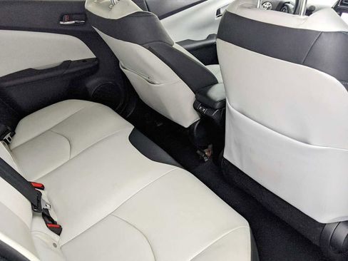 Used 2020 Toyota Prius XLE image 25