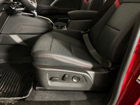 Used 2025 Chevrolet Colorado Z71 w/ Technology Package image 33