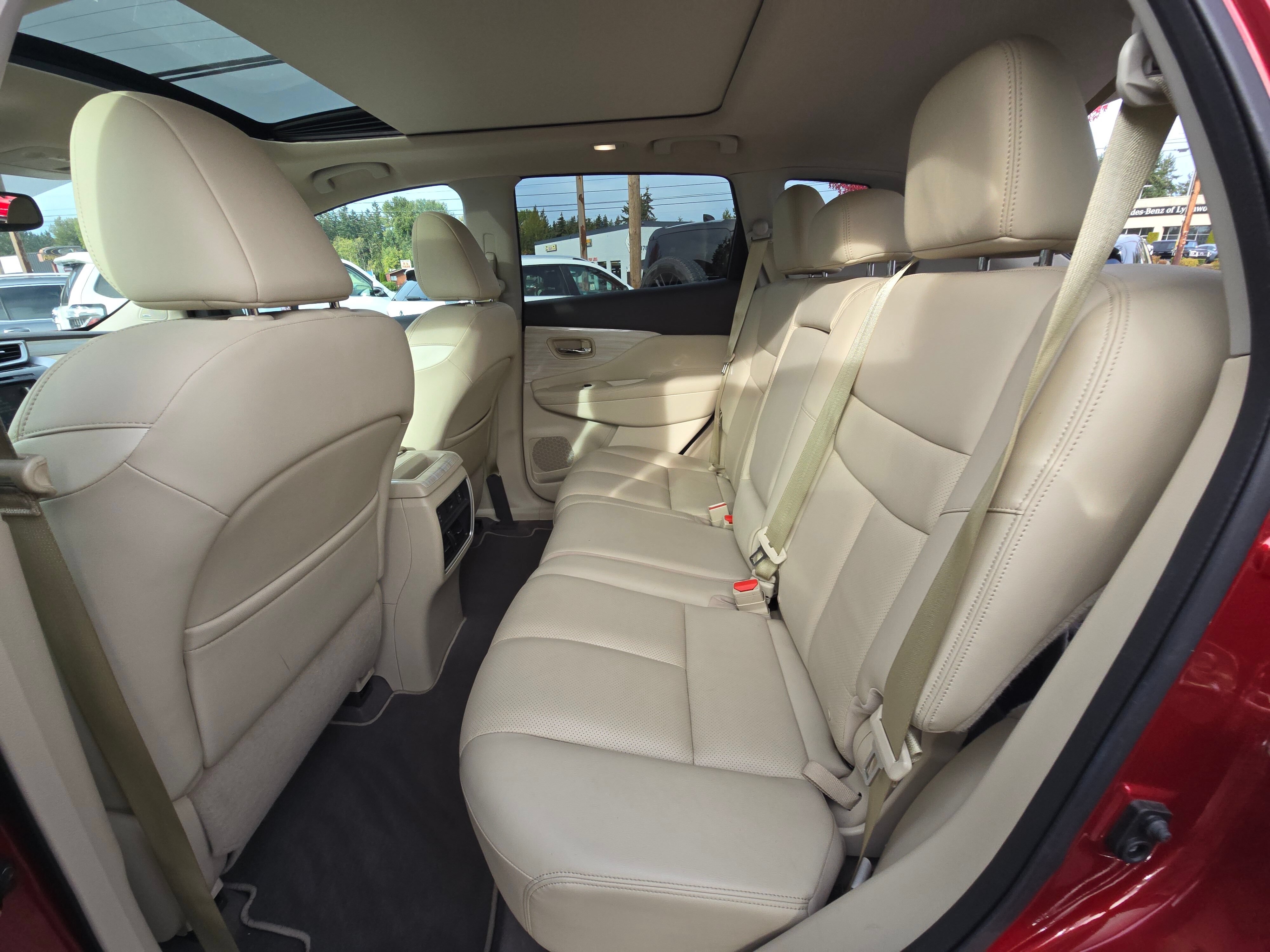 Used 2017 Nissan Murano Platinum w/ Platinum Technology Package AWD/4WD image 16