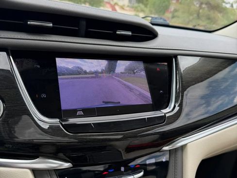 Used 2021 Cadillac XT6 Premium Luxury FWD image 19
