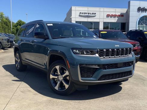 New 2026 Jeep Grand Cherokee L Limited RWD image 32
