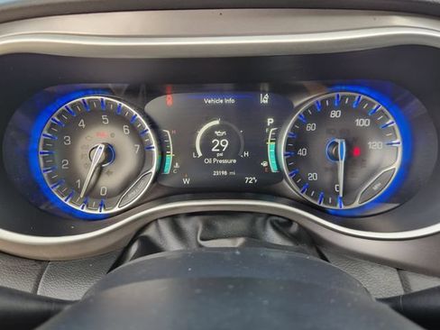 Used 2025 Chrysler Pacifica Select FWD image 15