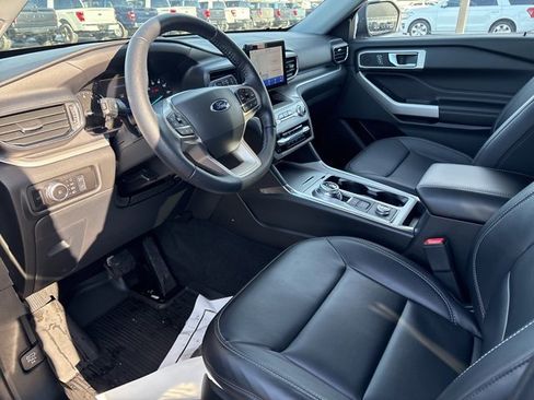 Used 2022 Ford Explorer XLT w/ Equipment Group 202A image 14