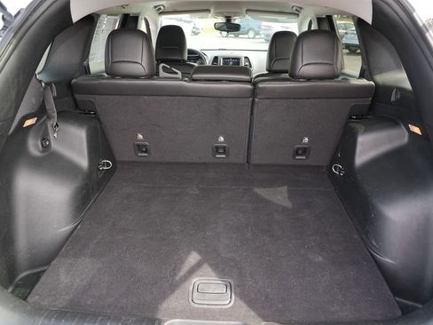 Used 2019 Jeep Cherokee Trailhawk AWD/4WD image 28