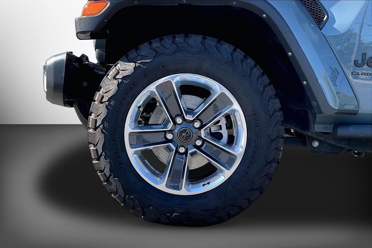 Certified 2024 Jeep Gladiator Sport w/ Premium Package AWD/4WD image 32