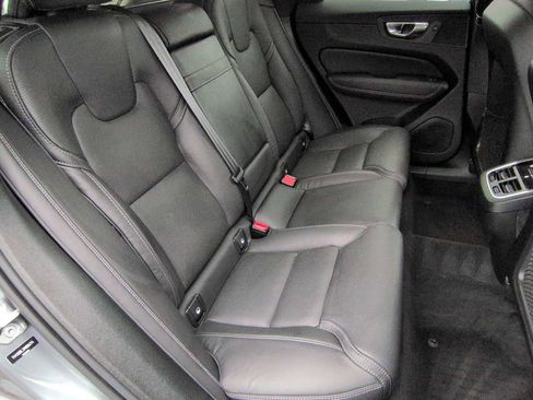 Used 2021 Volvo XC60 T5 Inscription w/ Advanced Package image 22