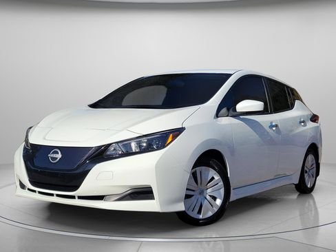 Used 2023 Nissan Leaf S image 2