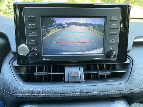 Used 2020 Toyota RAV4 XLE w/ XLE Grade Weather Package AWD/4WD image 19