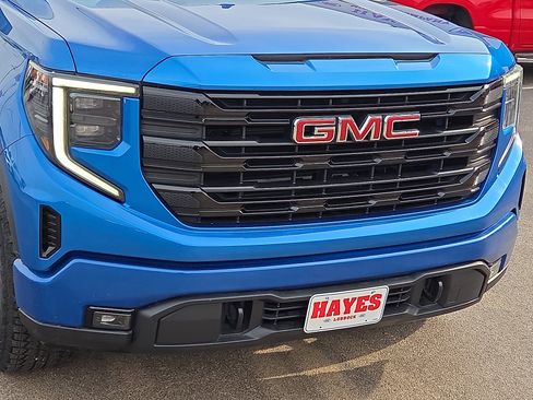 Used 2024 GMC Sierra 1500 Elevation AWD/4WD image 6
