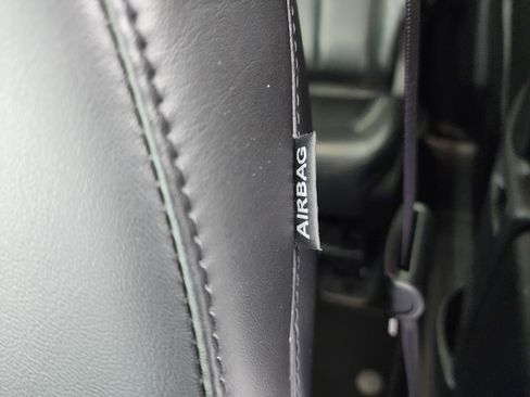 Used 2024 Chrysler Pacifica Limited image 45