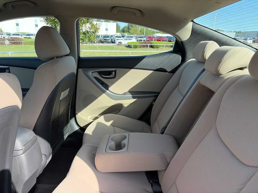 Used 2015 Hyundai Elantra SE w/ Option Group 02 FWD image 39