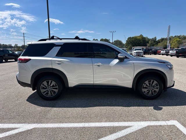 Used 2022 Nissan Pathfinder SV FWD image 4