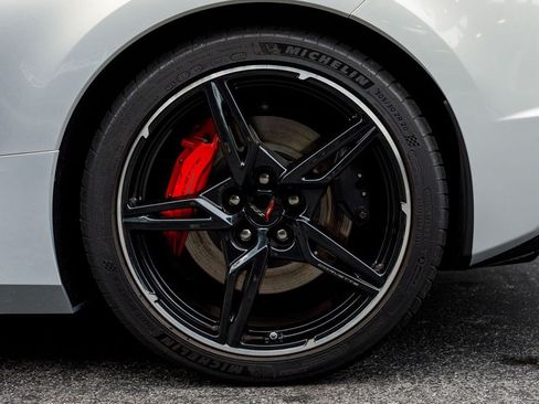 Used 2021 Chevrolet Corvette Stingray Preferred Cpe w/ Z51 Performance Package RWD image 32